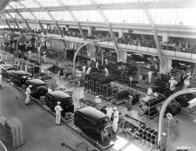 03-GM_Exhibition_Assembly_Line